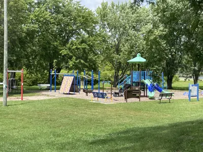 Park play structure